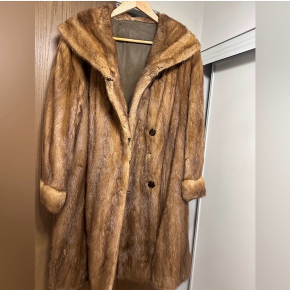 Jackets & Blazers - Luxurious Brown real Fur Coat size 14-16 XL